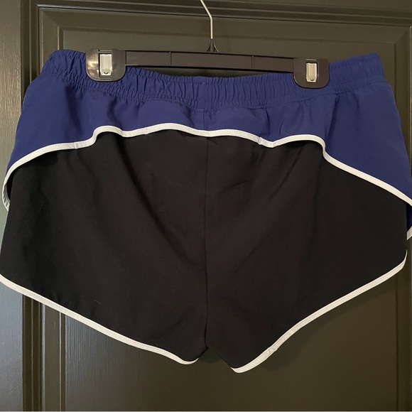 Fabletics Women’s running shorts - Picture 3 of 3